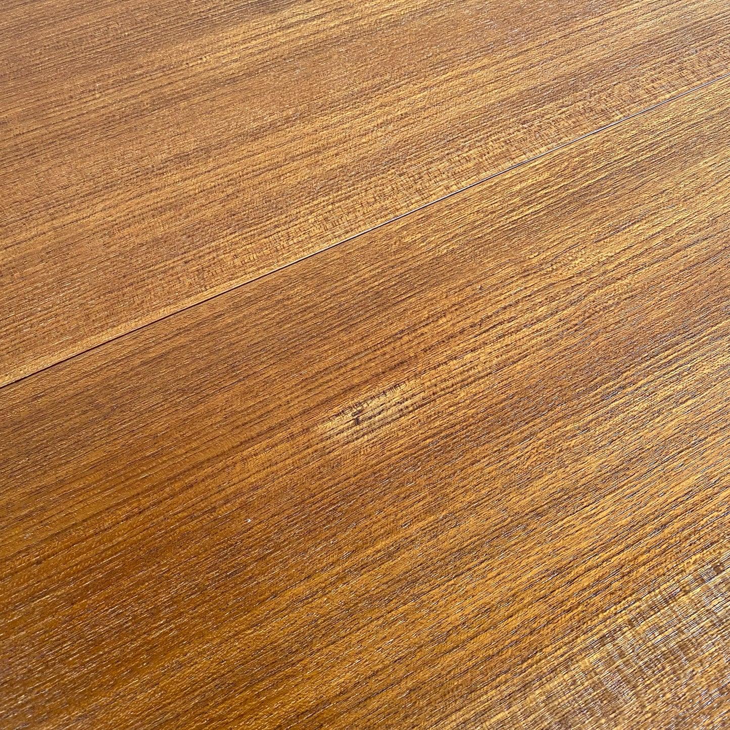 Parker Nordic Round Extendable Dining Table