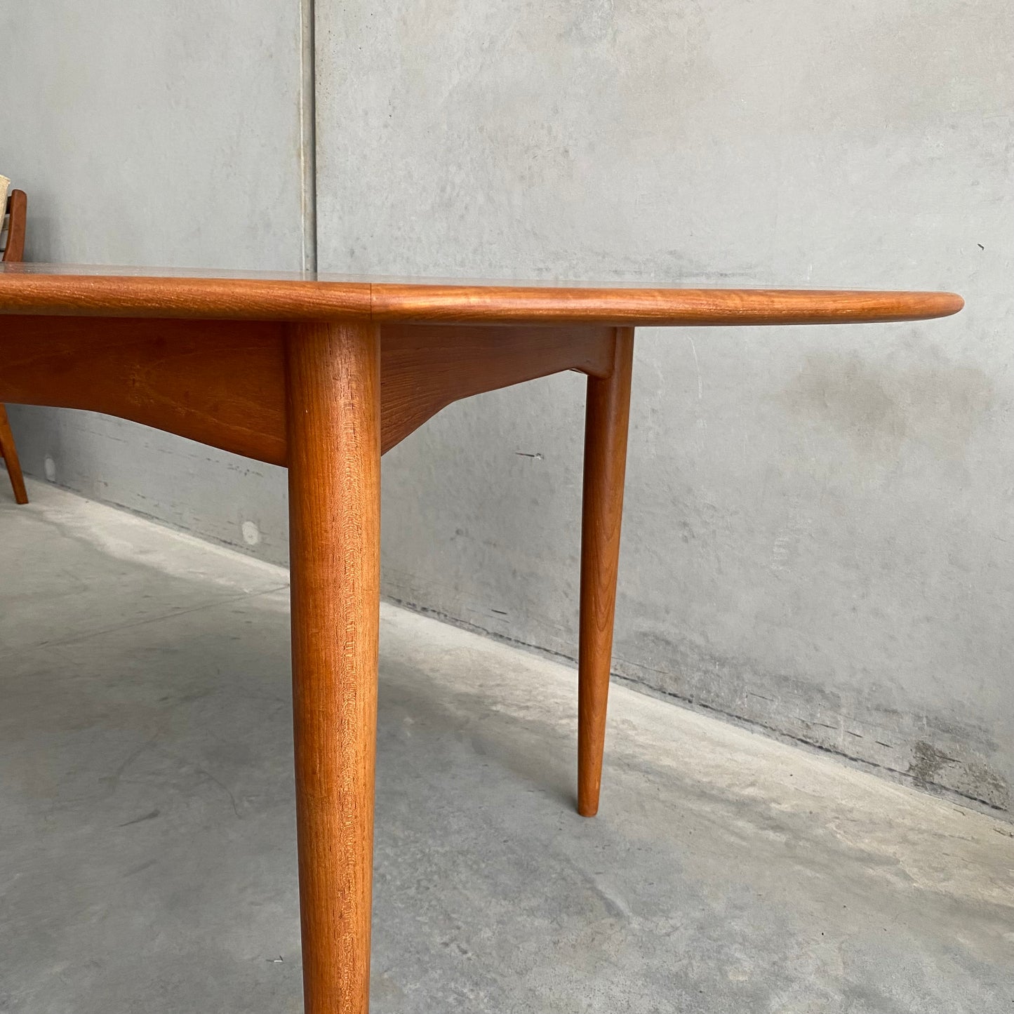 Parker Nordic Oval Midcentury 1960’s Dining Table