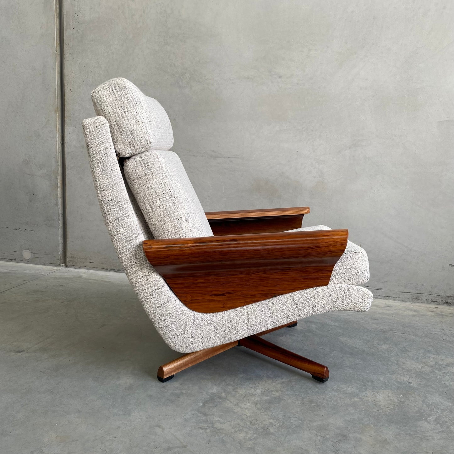 Tessa/Twen T2 Armchair