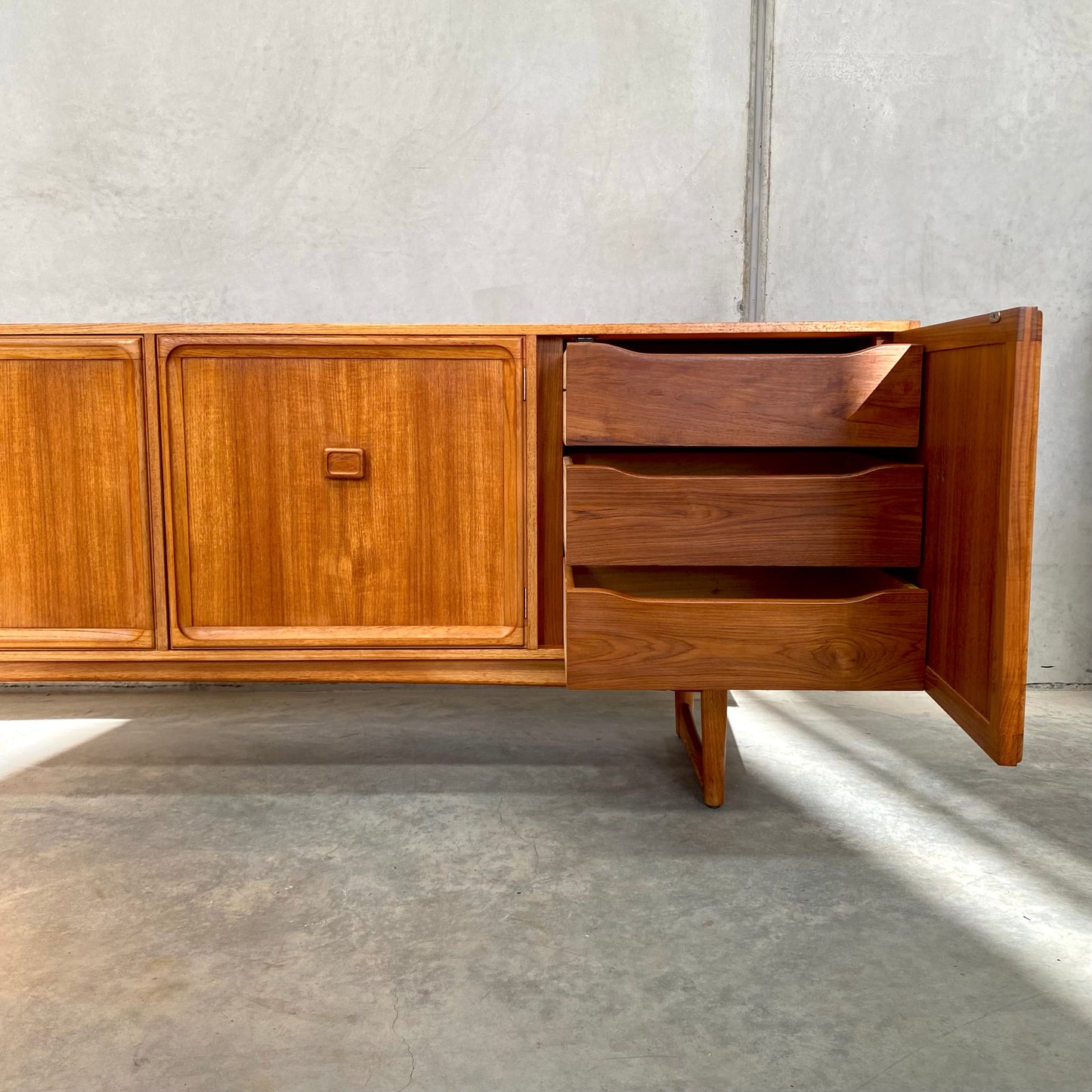 Parker Extra Long Square Handle Sideboard