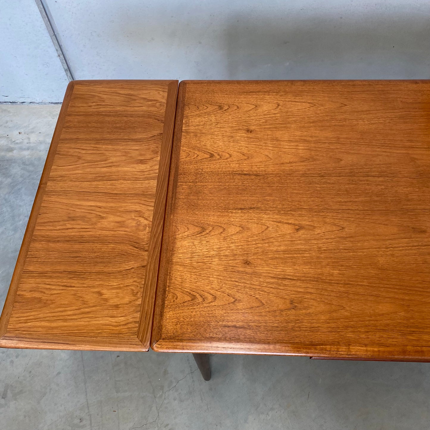 Burgess Midcentury Extendable Dining Table