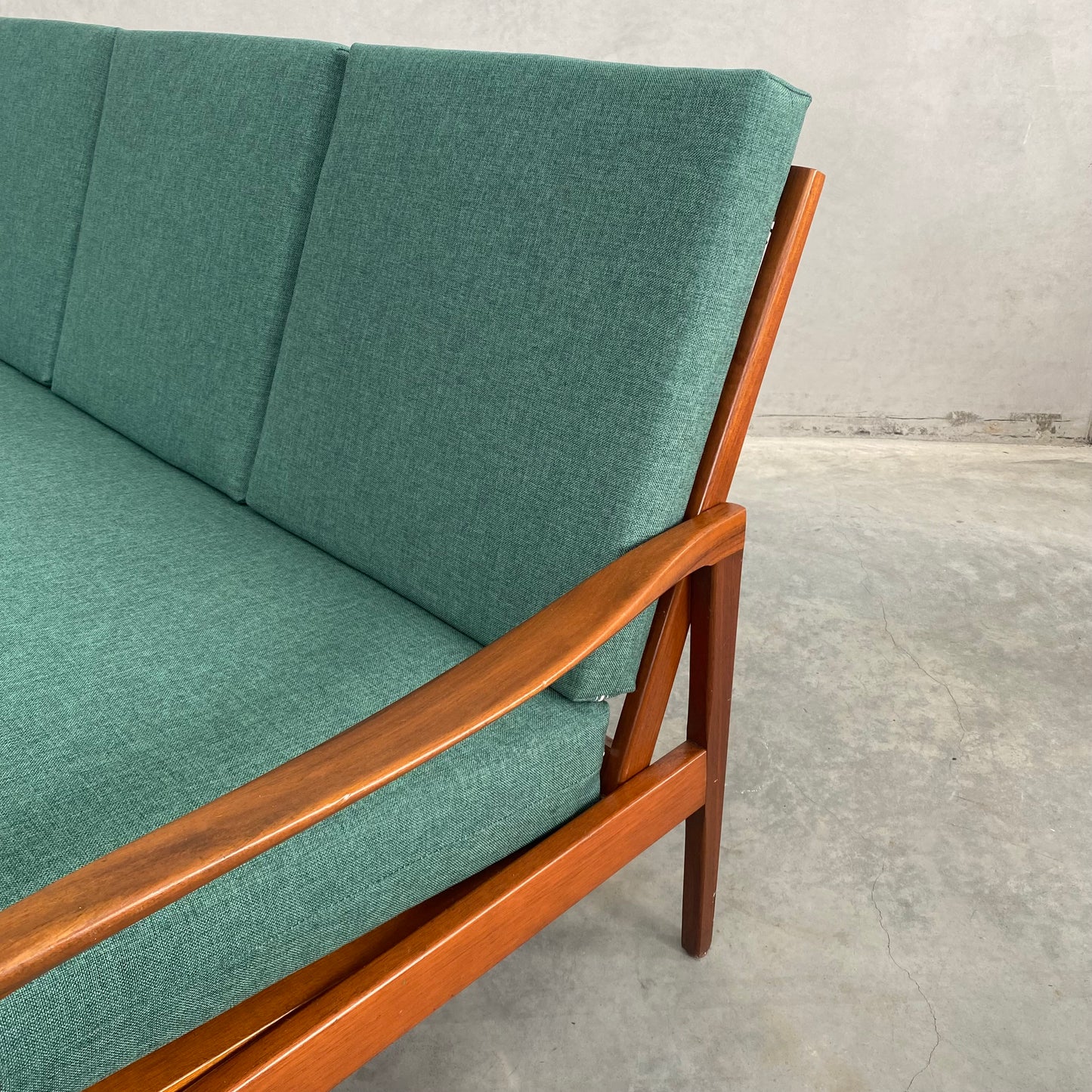 Fler ‘Flermont’ Midcentury Sofa